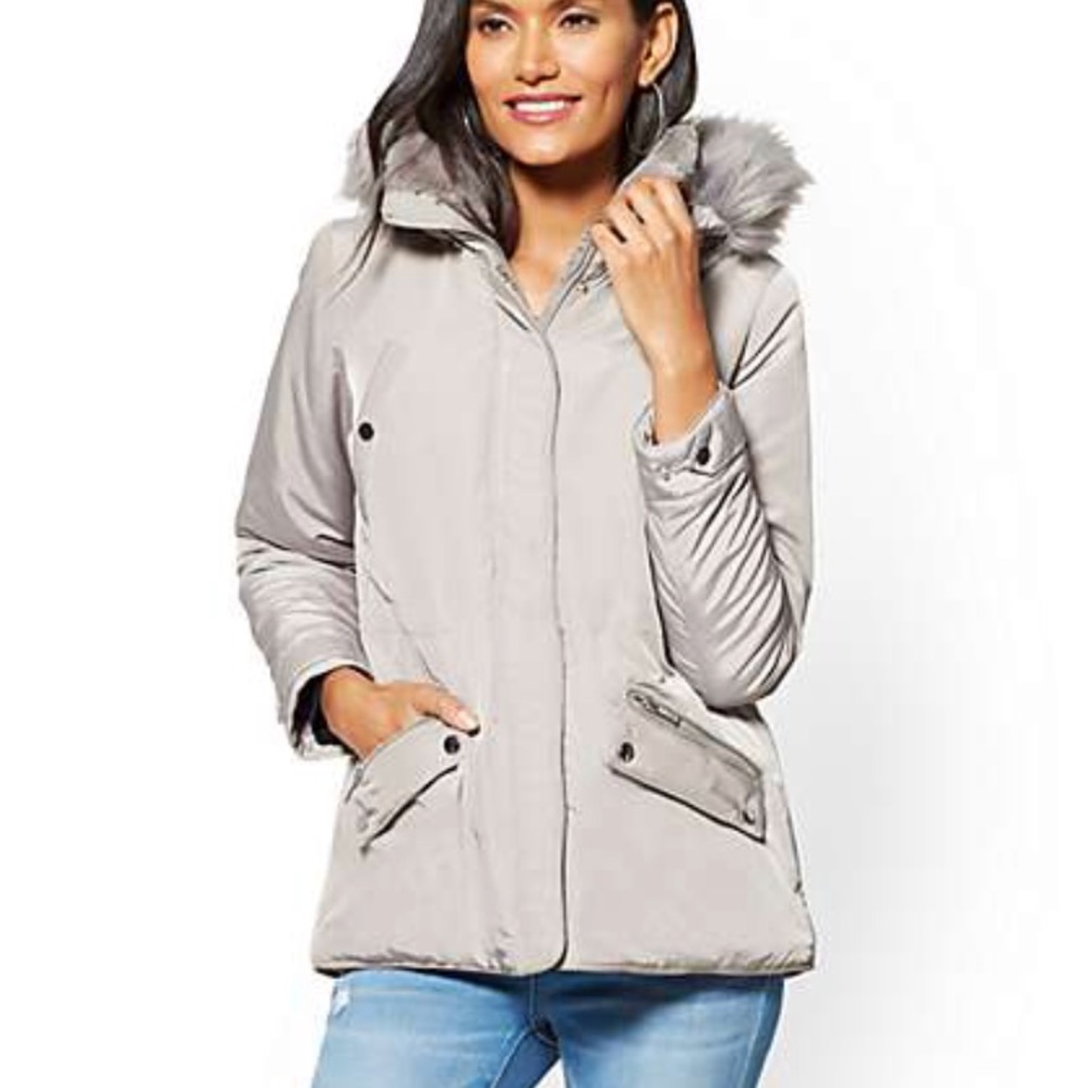 Hooded puffer jacket